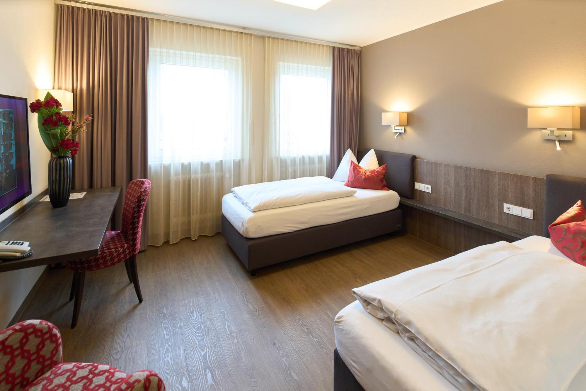 Hotel Staffler Odelzhausen Exteriör bild
