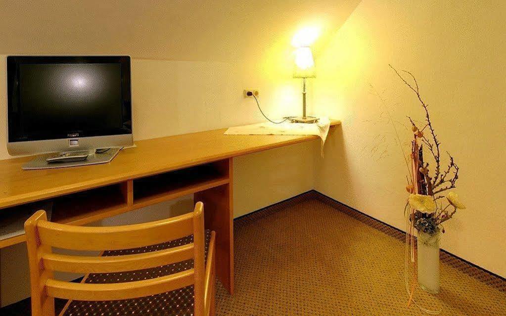 Hotel Staffler Odelzhausen Exteriör bild