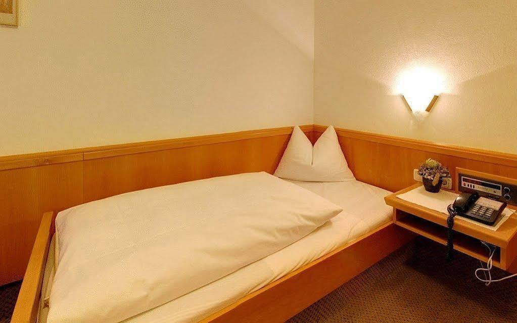 Hotel Staffler Odelzhausen Exteriör bild